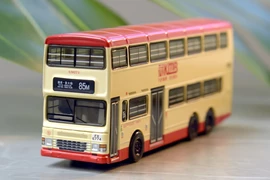 Tiny City KMB15 Die-cast Model Car - KMB DENNIS Dragon 11m (85M)