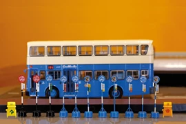 Tiny 1/43 Bus Stop Sign - CMB (13 Types)