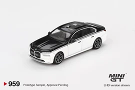 BMW i7 xDrive60 Alpine White / Black Sapphire