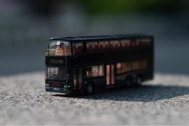 Tiny City Die-cast Model Car - KMB NEOPLAN Centroliner Green Bus (868)