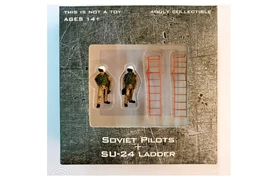 Calibre Wings 1/72 Soviet Pilots + SU-24 Ladder