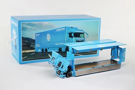 GCD 1:64 Mitsubishi Fuso Super Great - LB-Trucks - BLU (RHD)
